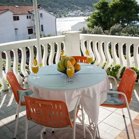 Lenka Apartment *